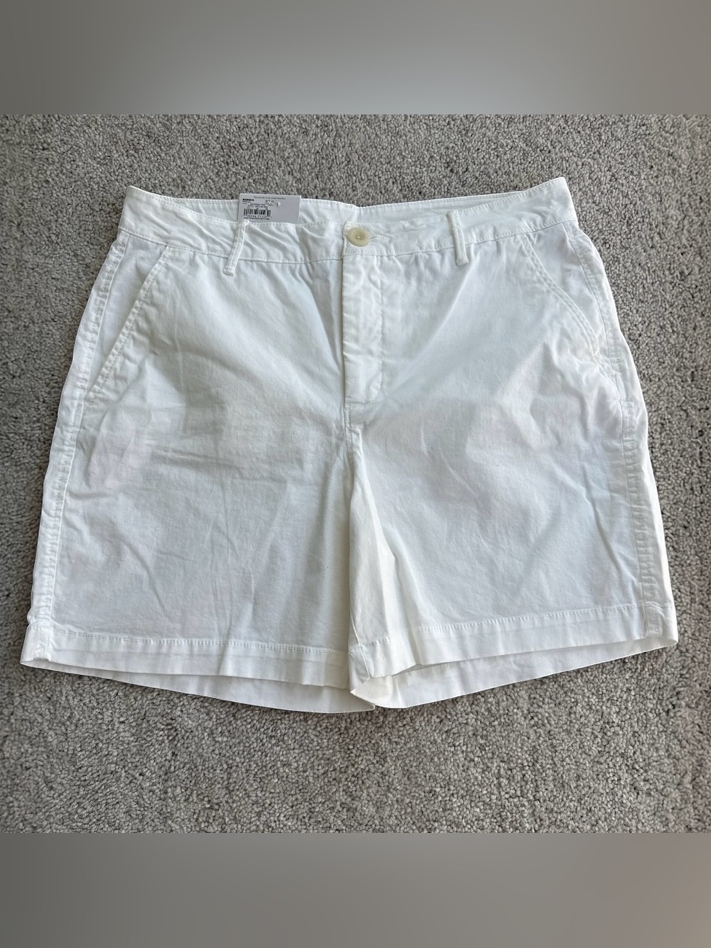 Croft & Barrow White Mid-Rise Mid-Thigh Shorts – Women’s Size 10 – NWT